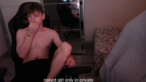 Snapshot of alex_gotcha chatting on 10-16-25, 09:49 Alex online show from 10-16-25, 09:49