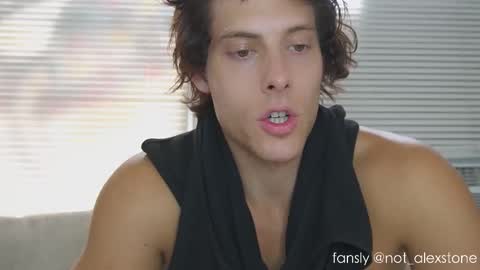 Snapshot of alex_islive chatting on 10-31-25, 07:15 Alex Stone online show from 10-31-25, 07:15