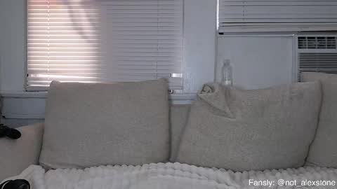 Snapshot of alex_islive chatting on 01-09-26, 07:48 Alex Stone online show from 01-09-26, 07:48