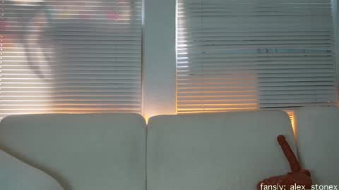 Snapshot of alex_islive chatting on 02-18-26, 06:26 Alex Stone online show from 02-18-26, 06:26