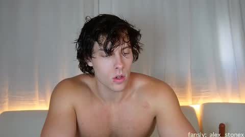 Snapshot of alex_islive chatting on 02-25-26, 07:01 Alex Stone online show from 02-25-26, 07:01