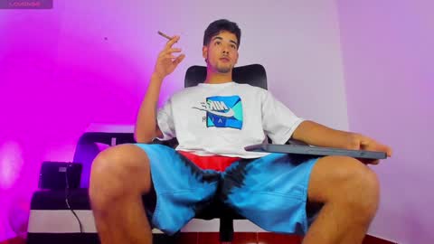Snapshot of alex_lord_ chatting on 12-28-24, 08:58 i am Alex online show from 12-28-24, 08:58