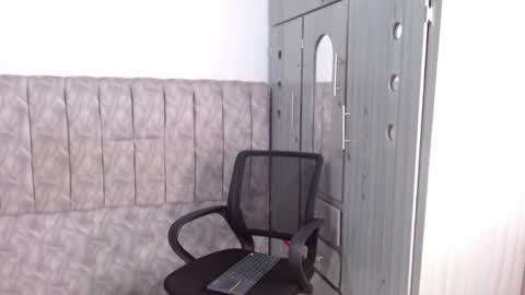 Snapshot of alex_martin47 chatting on 06-17-26, 12:02 alex online show from 06-17-26, 12:02