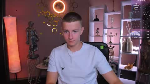 Snapshot of alex_mid1 chatting on 07-22-26, 12:13 Alex online show from 07-22-26, 12:13