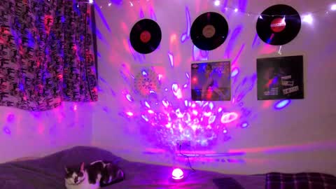 Alex online show from 12-04-24, 01:03