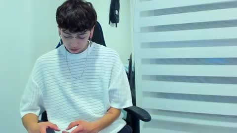 Snapshot of alex_poett chatting on 01-30-25, 06:13 Residente0xxx online show from 01-30-25, 06:13