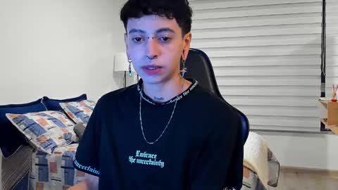 Snapshot of alex_poett chatting on 02-27-25, 02:42 Residente0xxx online show from 02-27-25, 02:42