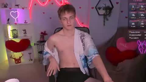 Snapshot of alex_reeding chatting on 06-12-26, 03:55 Alex online show from 06-12-26, 03:55