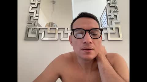 Snapshot of alex_ruiz_ chatting on 03-03-25, 02:59 Alex online show from 03-03-25, 02:59