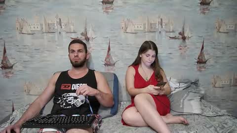 Alex and Sarah online show from 09-10-25, 08:20