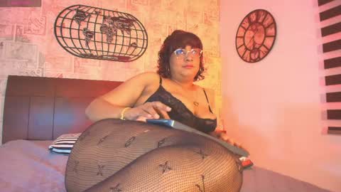 Snapshot of alexa_cruz__ chatting on 05-17-26, 12:01 Alexa online show from 05-17-26, 12:01