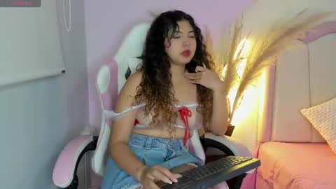 Snapshot of alexa_cutte_ chatting on 06-11-26, 12:14 A L E X A online show from 06-11-26, 12:14