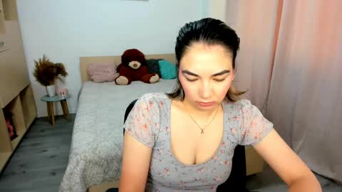 Snapshot of alexa_dolly chatting on 05-20-26, 08:09 Alexa online show from 05-20-26, 08:09