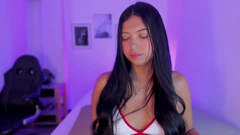 Snapshot of alexa_millers_ chatting on 02-08-25, 04:25 Alexa Millers online show from 02-08-25, 04:25