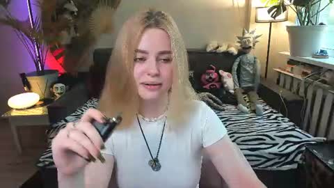 Snapshot of alexa_pirs chatting on 06-18-26, 11:03 alexa_pirs online show from 06-18-26, 11:03