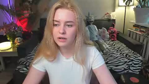 Snapshot of alexa_pirs chatting on 07-12-26, 04:31 alexa_pirs online show from 07-12-26, 04:31
