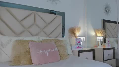 alexa_tobar online show from 01-24-25, 12:52