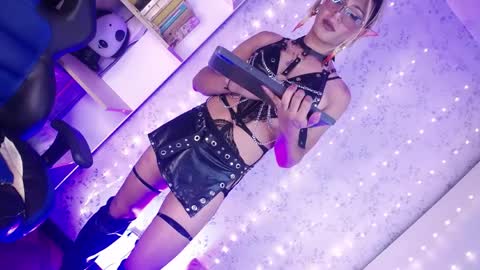 alexaavandercloude online show from 04-10-26, 08:02