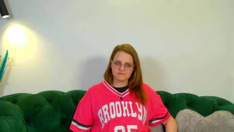 Snapshot of alexaavery chatting on 05-16-26, 10:36 AlexaAvery online show from 05-16-26, 10:36