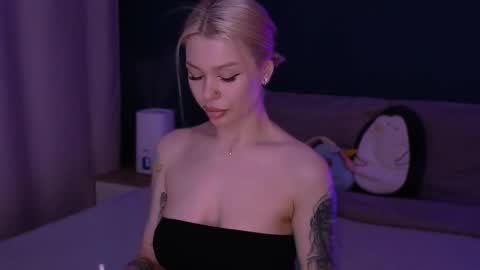 Snapshot of alexamason chatting on 03-07-25, 01:42 Alexa Mason online show from 03-07-25, 01:42