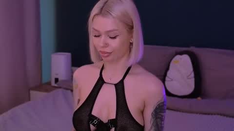 Snapshot of alexamason chatting on 03-09-25, 06:17 Alexa Mason online show from 03-09-25, 06:17