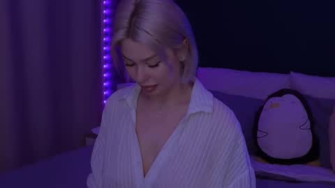 Snapshot of alexamason chatting on 09-15-25, 02:11 Alexa Mason online show from 09-15-25, 02:11