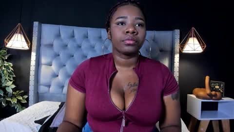 Snapshot of alexamora__ chatting on 11-02-25, 03:20 C A M I L A  online show from 11-02-25, 03:20