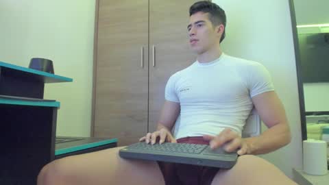 Snapshot of alexander__lips chatting on 01-31-25, 12:50 alexander__lips online show from 01-31-25, 12:50