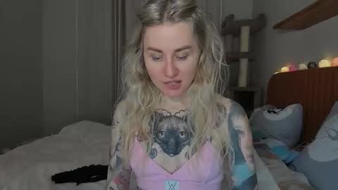 Snapshot of alexarush chatting on 10-06-25, 05:43 alexarush online show from 10-06-25, 05:43