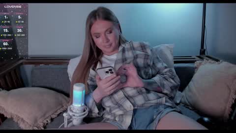 Snapshot of alexashowcum chatting on 01-27-25, 08:39 Alexa online show from 01-27-25, 08:39