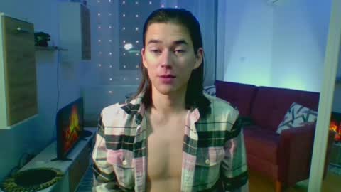 Snapshot of alexdavey chatting on 12-18-24, 05:42           online show from 12-18-24, 05:42