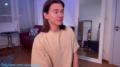 Snapshot of alexdavey chatting on 12-21-24, 09:04           online show from 12-21-24, 09:04