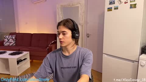 Snapshot of alexdavey chatting on 01-13-25, 07:21           online show from 01-13-25, 07:21