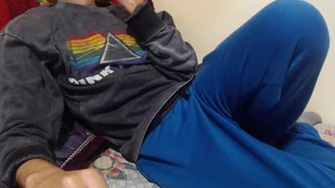 Snapshot of alexdelarge323 chatting on 01-21-25, 03:43 Alex online show from 01-21-25, 03:43