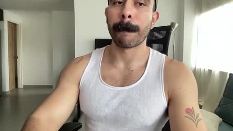 Snapshot of alexdimartino chatting on 05-19-26, 08:26 Alex Dimartino online show from 05-19-26, 08:26