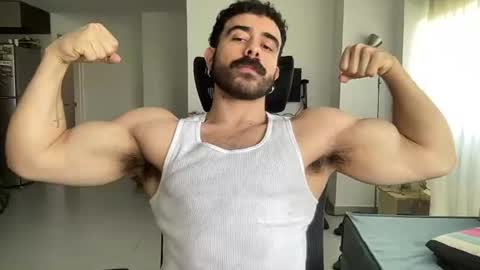 Snapshot of alexdimartino chatting on 06-10-26, 06:51 Alex Dimartino online show from 06-10-26, 06:51