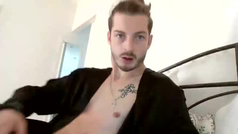 alexfr31 online show from 12-28-24, 02:10