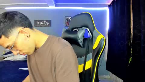 Snapshot of alexgiraldo__ chatting on 09-12-25, 12:38 alexgiraldo__ online show from 09-12-25, 12:38