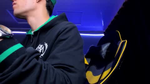 Snapshot of alexgiraldo__ chatting on 09-29-25, 12:10 alexgiraldo__ online show from 09-29-25, 12:10