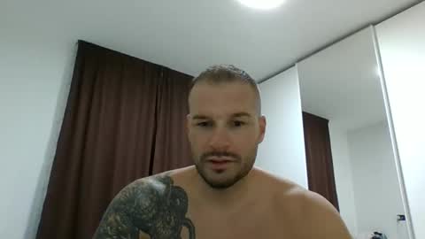 Snapshot of alexgrandi2024 chatting on 01-18-25, 01:40 rey ale84 online show from 01-18-25, 01:40