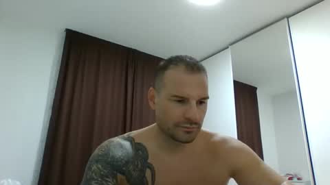 Snapshot of alexgrandi2024 chatting on 01-25-25, 02:25 rey ale84 online show from 01-25-25, 02:25