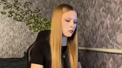 Alexia online show from 04-30-26, 03:07