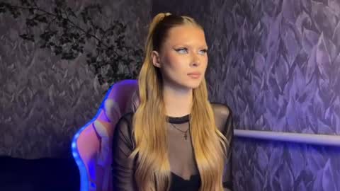 Alexia online show from 06-11-26, 06:17
