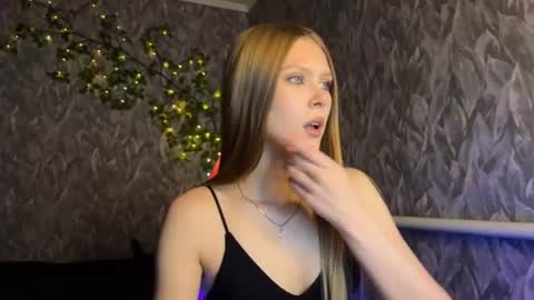 Alexia online show from 06-13-26, 12:14