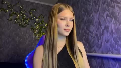 Alexia online show from 06-15-26, 11:23