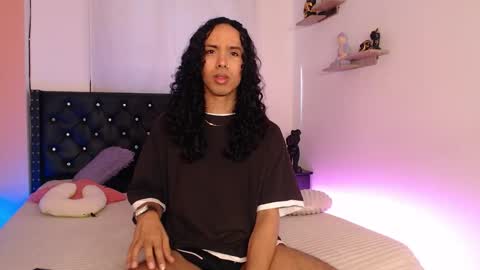 Snapshot of alexis21_ chatting on 09-13-25, 01:33 Alexis online show from 09-13-25, 01:33