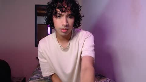 Snapshot of alexis21_ chatting on 10-14-25, 04:02 Alexis online show from 10-14-25, 04:02