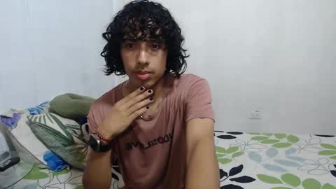 Snapshot of alexis21_ chatting on 11-09-25, 03:38 Alexis online show from 11-09-25, 03:38