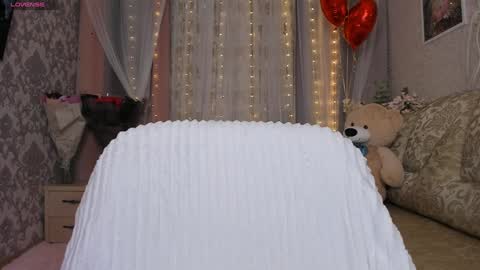 Amely online show from 12-20-24, 07:33
