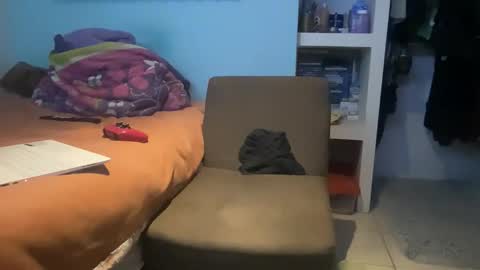 Snapshot of alexitho35 chatting on 11-23-25, 09:20 alexitho35 online show from 11-23-25, 09:20